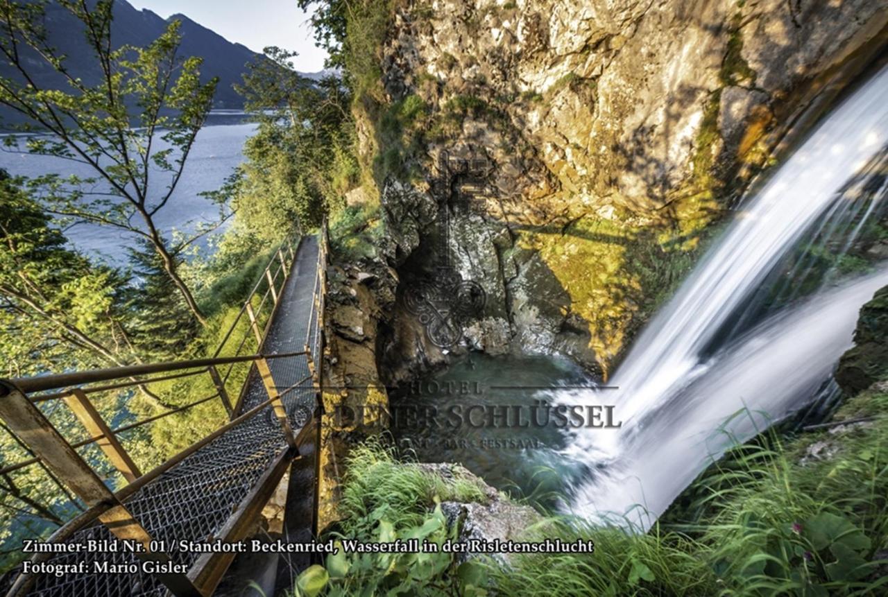 Hotel Restaurant Goldener Schluessel Altdorf Bagian luar foto