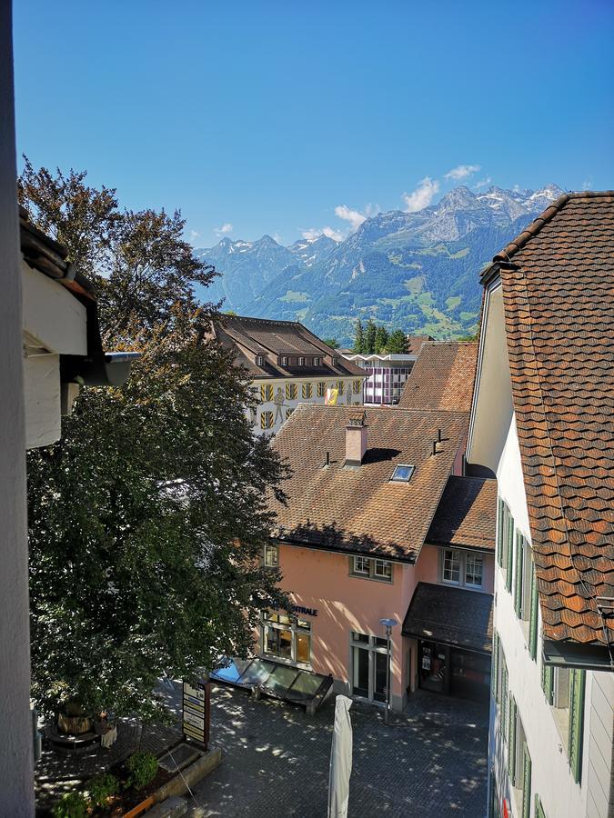 Hotel Restaurant Goldener Schluessel Altdorf Bagian luar foto