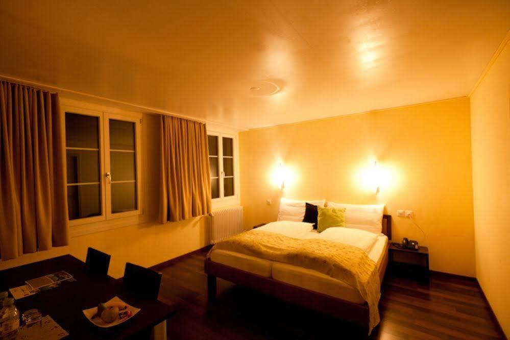 Hotel Restaurant Goldener Schluessel Altdorf Bagian luar foto
