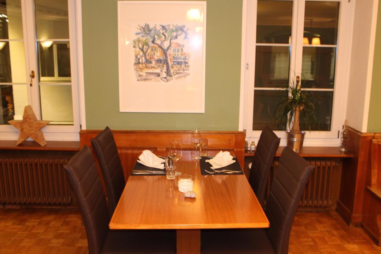 Hotel Restaurant Goldener Schluessel Altdorf Bagian luar foto