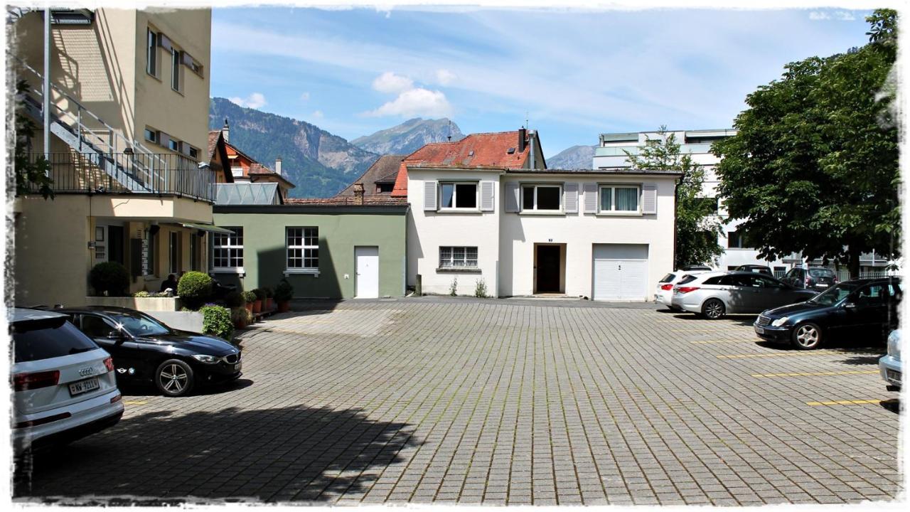 Hotel Restaurant Goldener Schluessel Altdorf Bagian luar foto