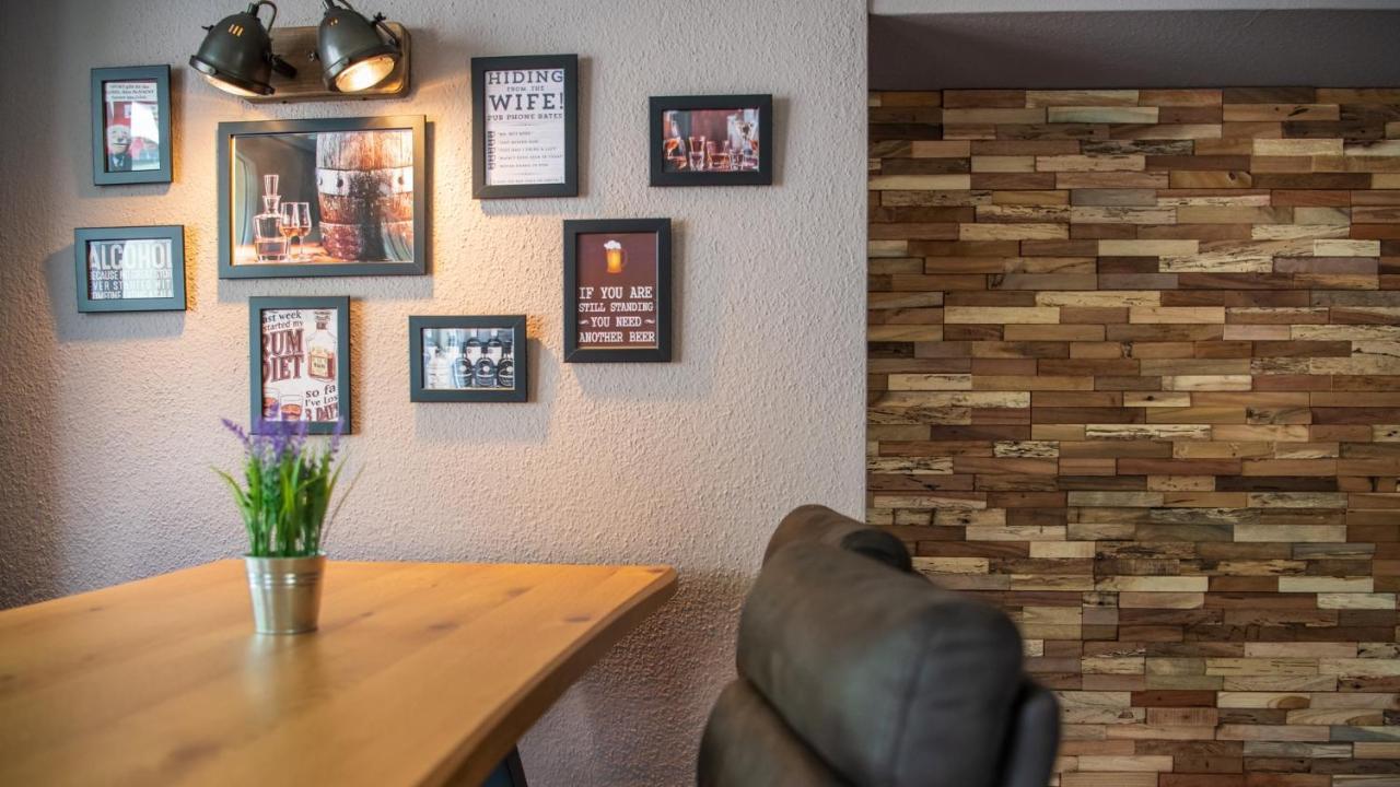 Hotel Restaurant Goldener Schluessel Altdorf Bagian luar foto